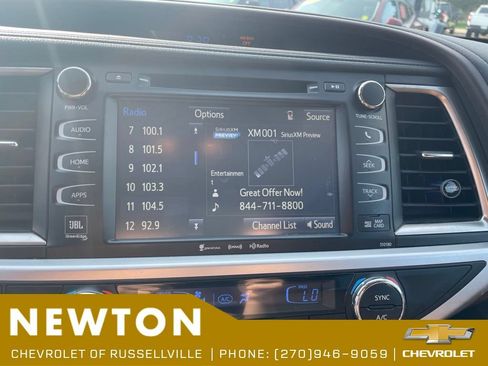 Used 2017 Toyota Highlander Limited Platinum AWD/4WD image 6