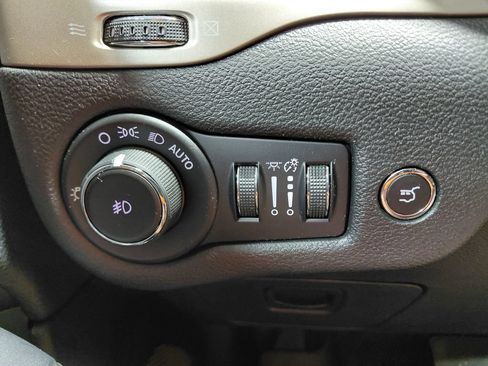 Certified 2016 Jeep Cherokee Limited w/ Luxury Group AWD/4WD image 42