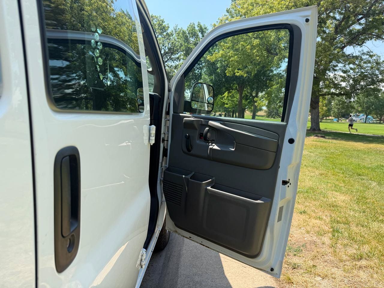 Used 2013 Chevrolet Express 1500 AWD image 13