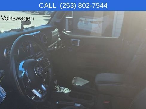 Used 2020 Jeep Wrangler Unlimited Sahara w/ Dual Top Group AWD/4WD image 8