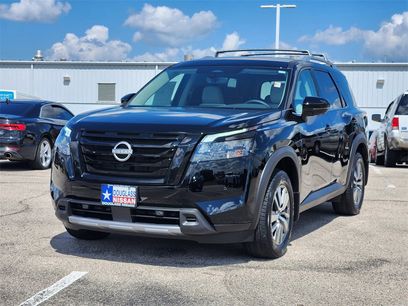 New 2025 Nissan Pathfinder SL w/ Black Appearance Package