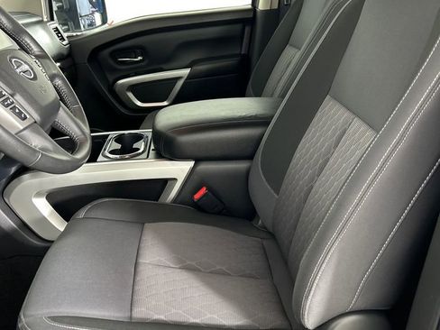 Used 2024 Nissan Titan SV w/ SV Convenience Package AWD/4WD image 13