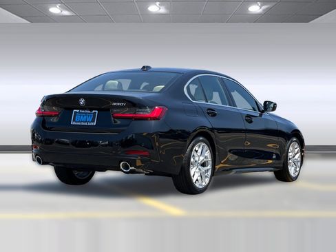 Used 2025 BMW 330i Sedan w/ Premium Package RWD image 8