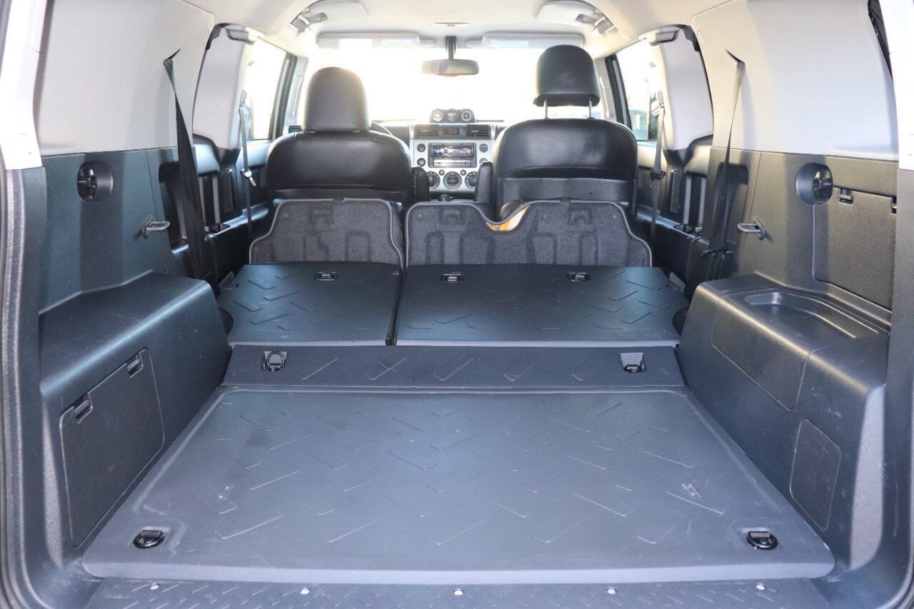 Used 2010 Toyota FJ Cruiser 4WD w/ Convenience Pkg image 40