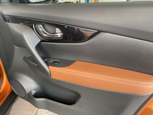 Used 2019 Nissan Rogue SL w/ Premium Package AWD/4WD image 43