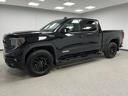 Used 2024 GMC Sierra 1500 Elevation w/ Elevation Premium Package AWD/4WD image 5