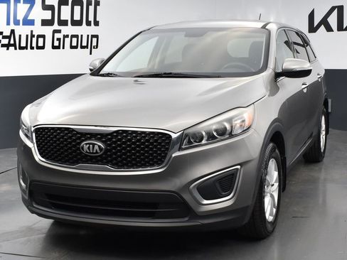 Used 2016 Kia Sorento L FWD image 1