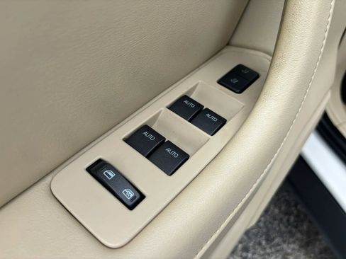 Used 2011 Lincoln MKS FWD image 48