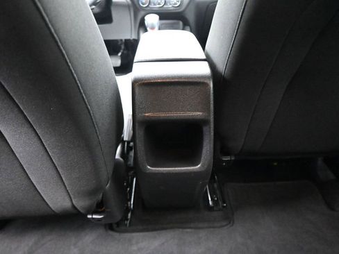 Used 2024 Chevrolet Trax RS FWD image 16