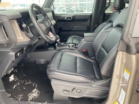 Used 2025 Ford Bronco Outer Banks image 7