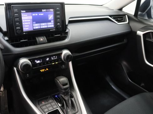 Used 2021 Toyota RAV4 LE AWD/4WD image 15