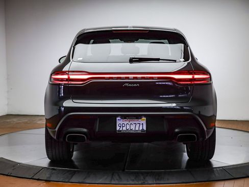 Used 2025 Porsche Macan image 12