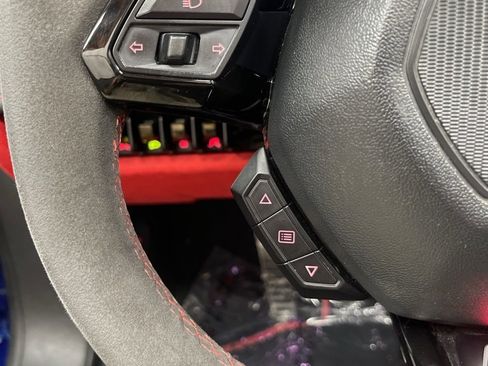 Used 2020 Lamborghini Huracan EVO image 17