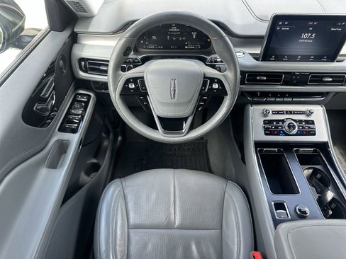 Used 2020 Lincoln Aviator Reserve w/ Elements Package Plus AWD/4WD image 17
