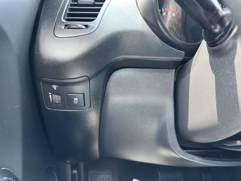 Used 2012 Kia Soul FWD image 31