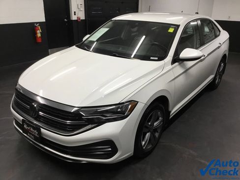 Used 2023 Volkswagen Jetta SE FWD image 6