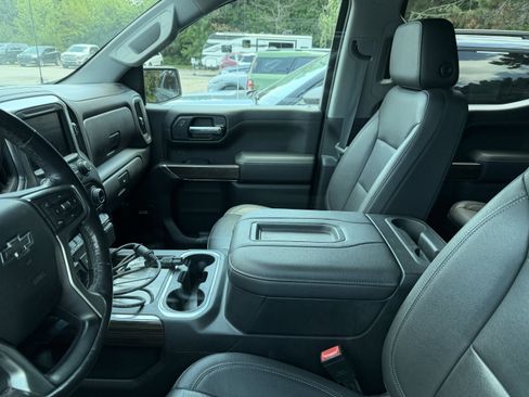 Used 2021 Chevrolet Silverado 1500 RST w/ Convenience Package II AWD/4WD image 4