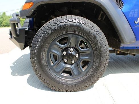 Used 2020 Jeep Wrangler Sport AWD/4WD image 25