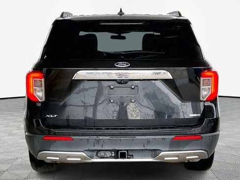 Used 2020 Ford Explorer XLT w/ Equipment Group 202A image 6