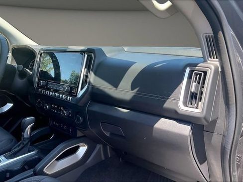 Certified 2026 Nissan Frontier SV w/ All-Weather Content Package AWD/4WD image 15