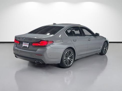 Used 2021 BMW 530i w/ Premium Package RWD image 3