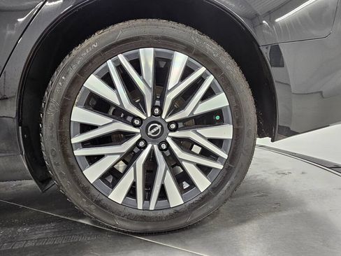 Used 2024 Nissan Altima 2.5 SV FWD image 11