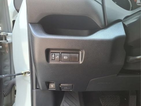 Used 2022 Toyota RAV4 XLE AWD/4WD image 14