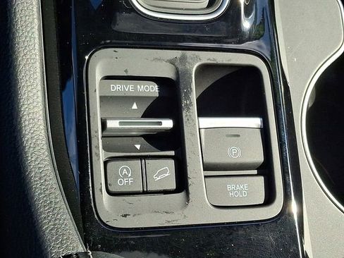 Used 2025 Honda Pilot Touring image 28