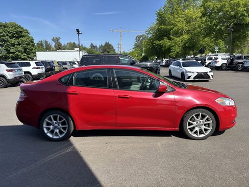 Used 2013 Dodge Dart SXT w/ Popular Equipment Group FWD image 4