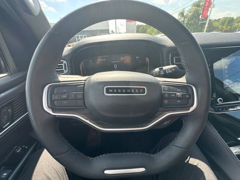 Used 2023 Jeep Wagoneer L Series II AWD/4WD image 14