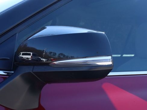 Used 2023 Toyota Highlander XLE image 19