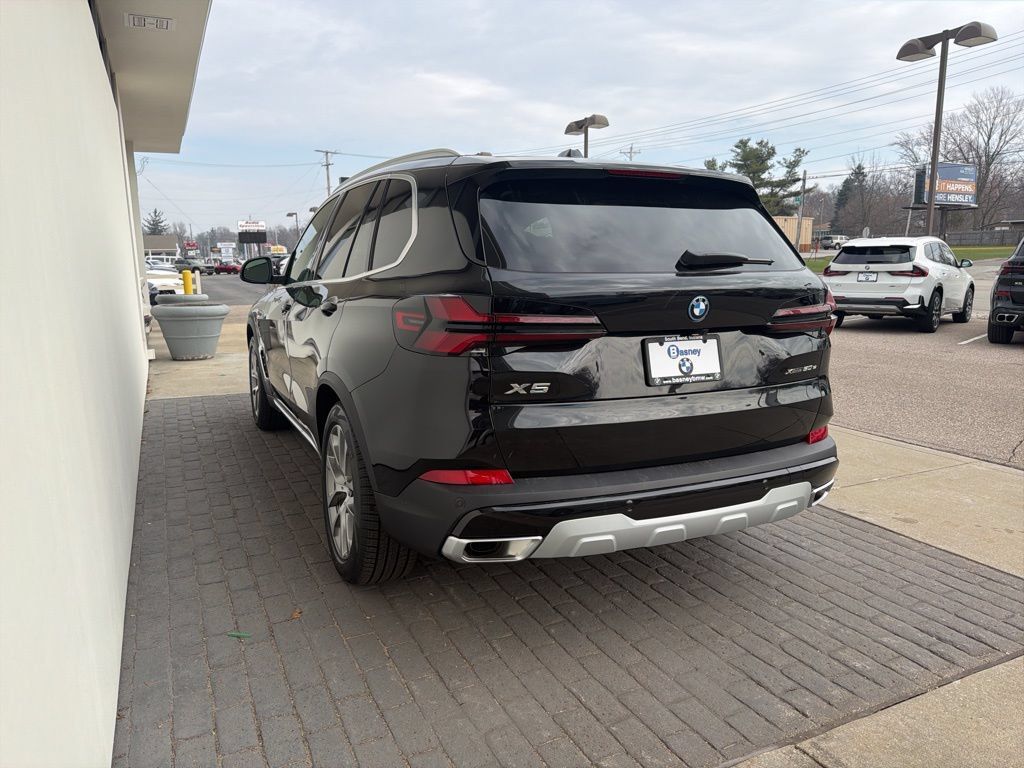 New 2026 BMW X5 xDrive50e w/ Climate Comfort Package AWD/4WD image 6