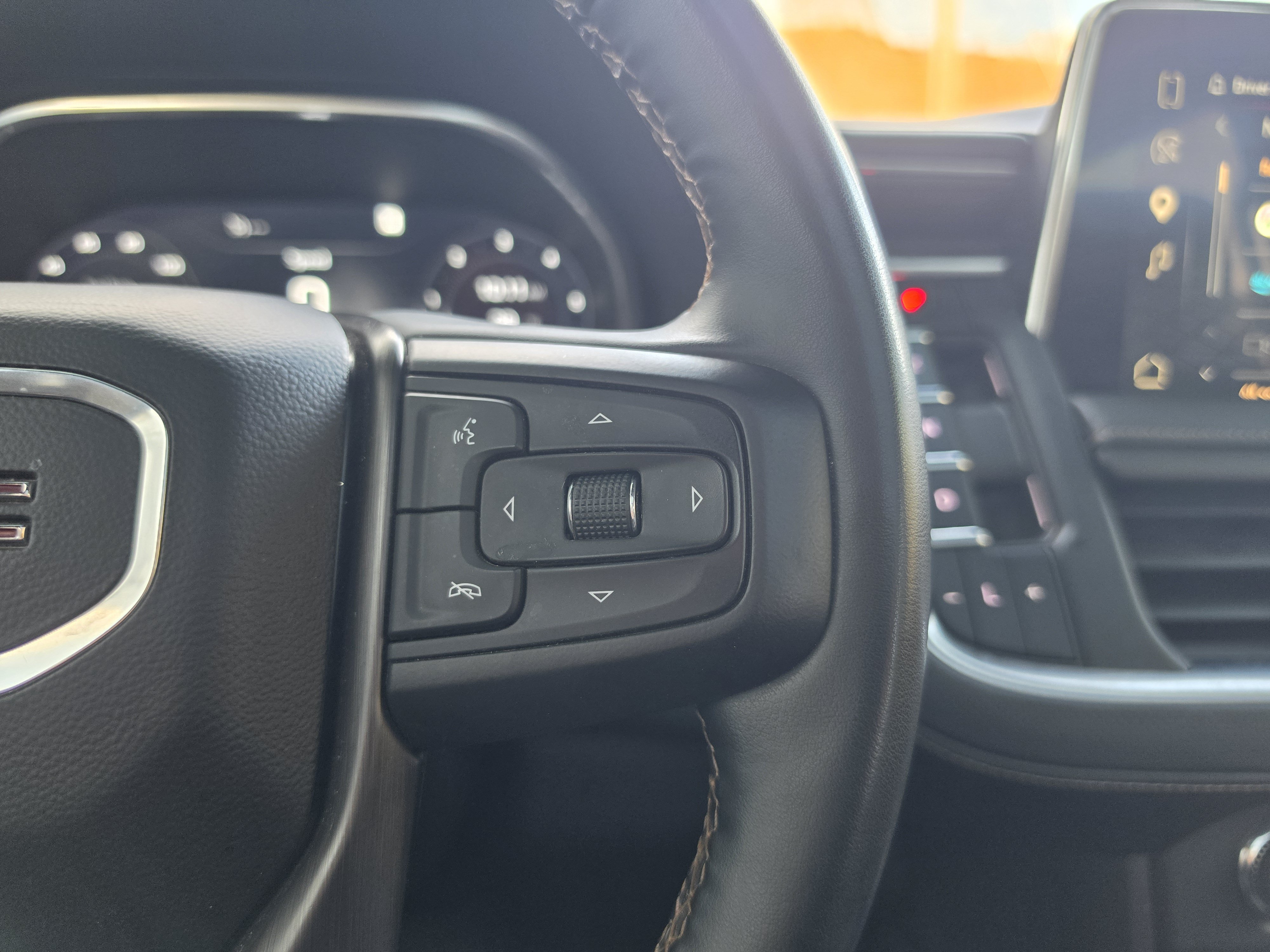 Used 2023 GMC Yukon XL AT4 w/ Technology Package AWD/4WD image 20