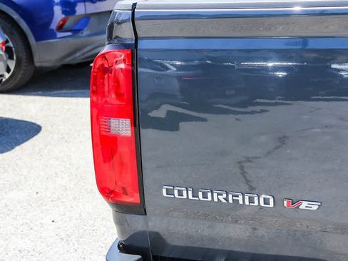Used 2017 Chevrolet Colorado LT w/ LT Convenience Package RWD image 11