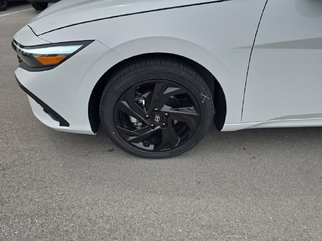 New 2026 Hyundai Elantra SEL Sport FWD image 10