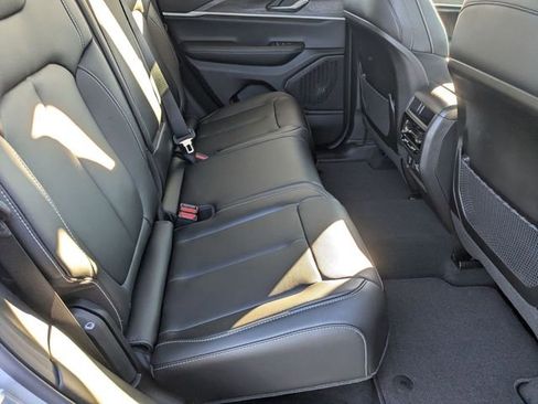 New 2025 Jeep Grand Cherokee Limited image 30