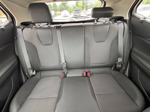 Used 2025 Buick Encore GX Preferred AWD/4WD image 36