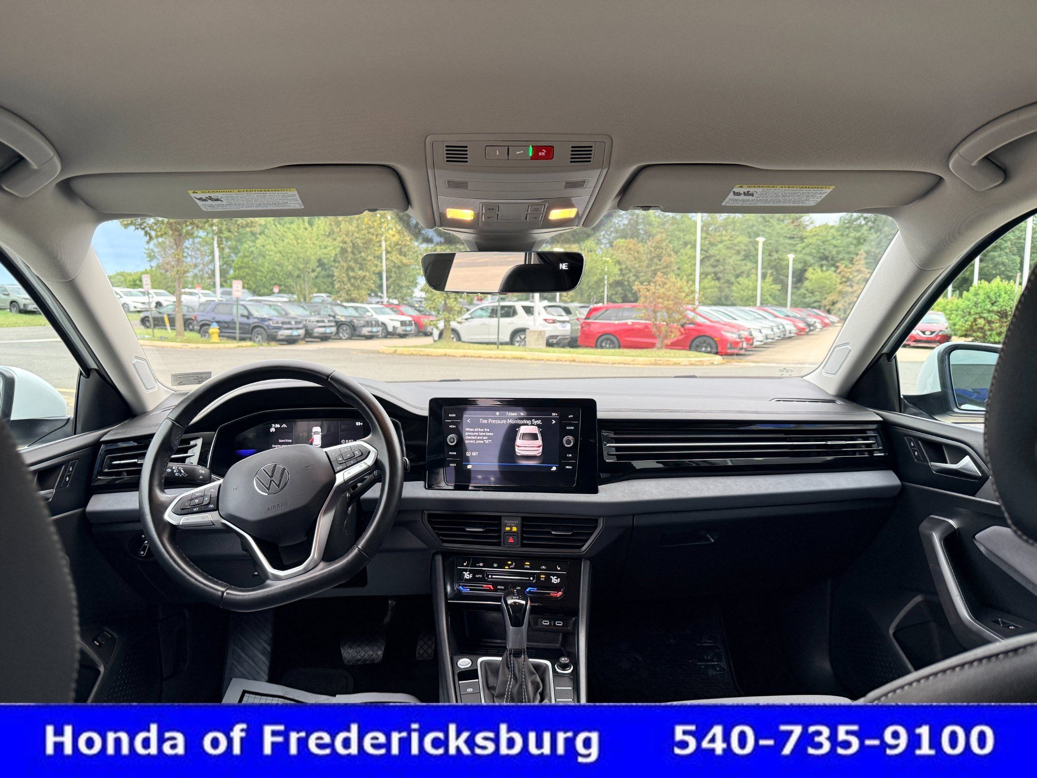Used 2025 Volkswagen Jetta SE FWD image 38