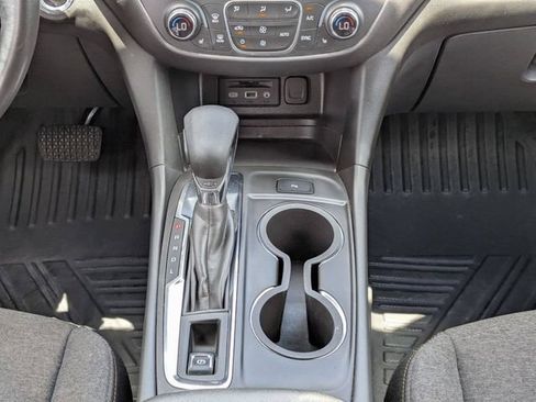 Used 2022 Chevrolet Equinox LT FWD image 18