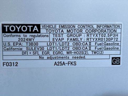 Used 2024 Toyota RAV4 XLE FWD image 40