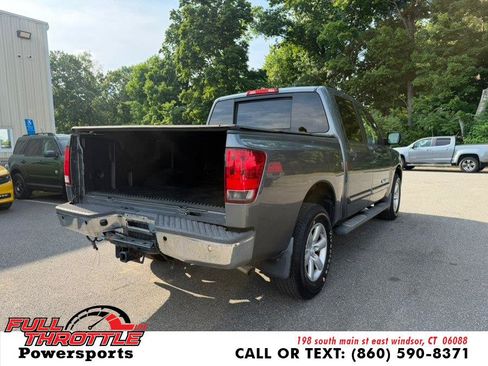 Used 2014 Nissan Titan SV w/ SV Value Truck Package AWD/4WD image 10