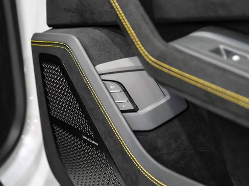 Used 2024 Lamborghini Urus Performante image 55