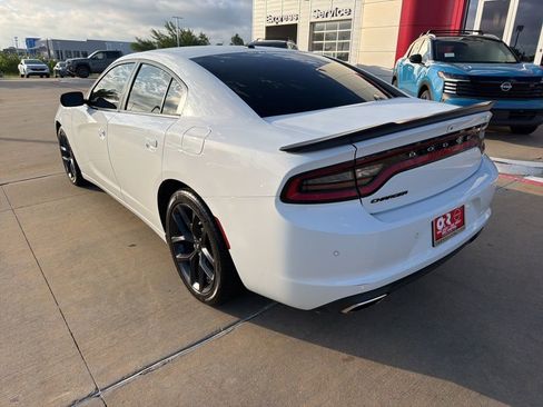 Used 2019 Dodge Charger SXT w/ Blacktop Package RWD image 3