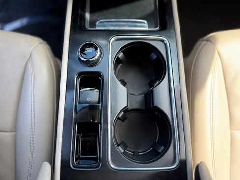 Used 2022 Lincoln Corsair AWD w/ Premium Package image 17