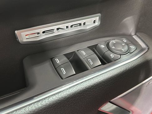 Used 2022 GMC Sierra 1500 Denali AWD/4WD image 19