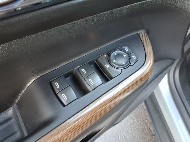 Used 2023 GMC Acadia SLE FWD image 27