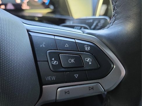 Used 2024 Volkswagen Atlas Cross Sport SEL Premium R-Line image 18