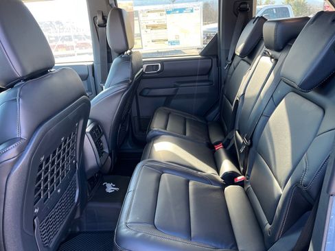 New 2025 Ford Bronco Badlands image 18