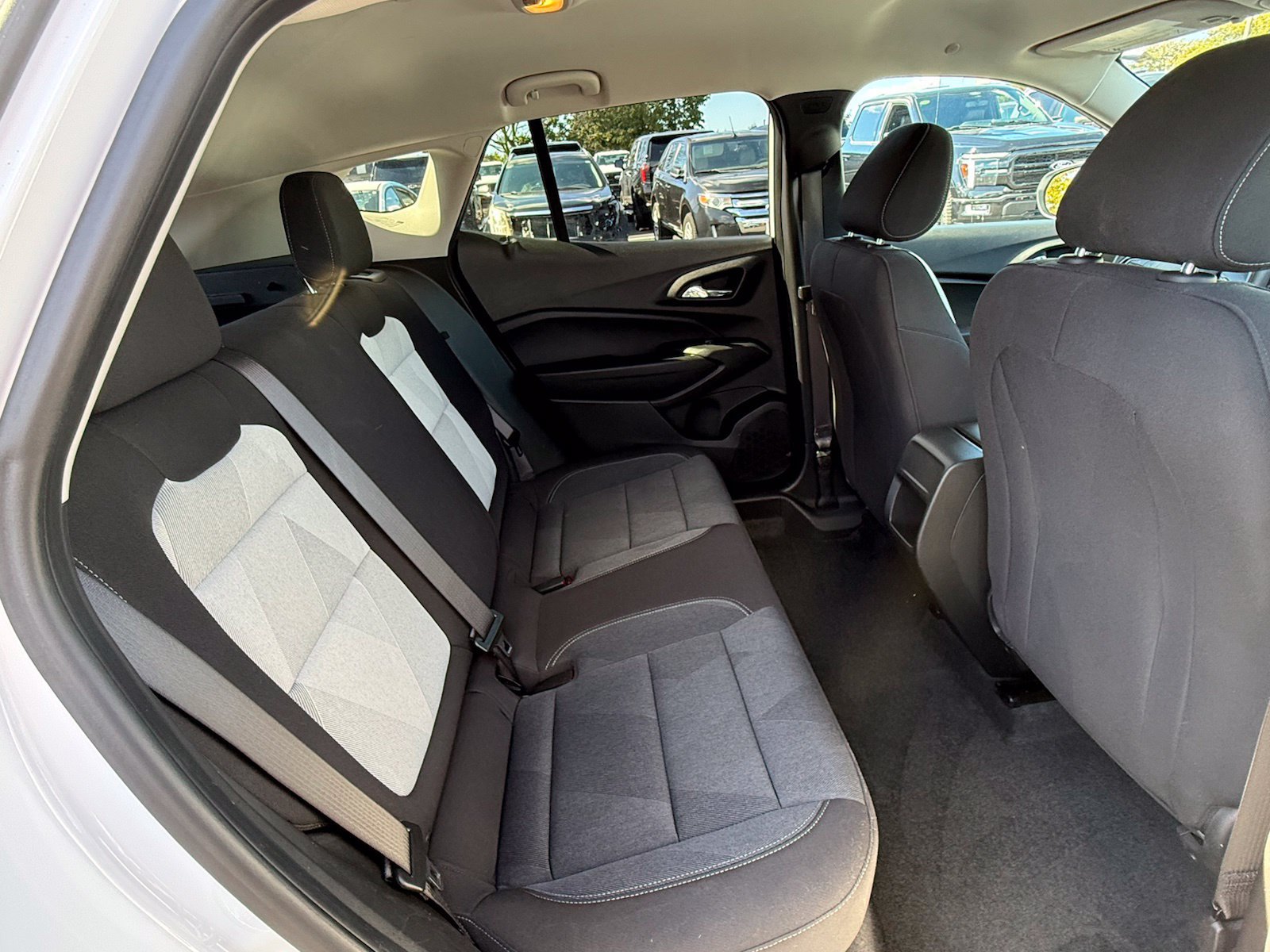 Used 2025 Chevrolet Trax LS w/ LS Convenience Package FWD image 15