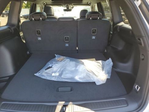 New 2025 Jeep Grand Cherokee Limited w/ Luxury Tech Group II image 6